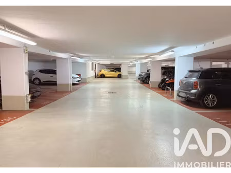parking à paris (75011)