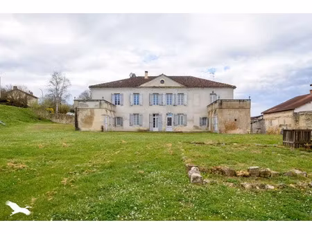 vente maison 8 pièces 380 m² à roquefort (40120)  250 275 €