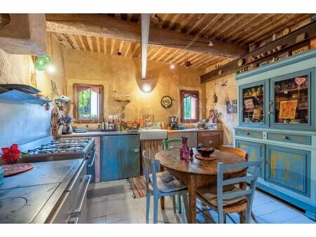 charmante maison en pierre au coeur du luberon.