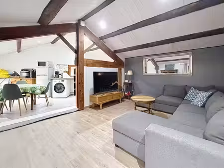 charmant t3 rénové dernier étage petite copropriété cœur de village de rasteau