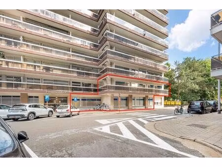 handelspand/kkantoor/ vrijberoep te huur op toplocatie  226m²  ruime parkeergelegenheid