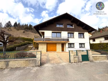 belle maison familiale des années 70  à la cluse-et-mijoux.