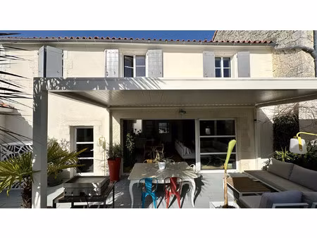 vivre la genette autrement : charme  lumière et confort clé en