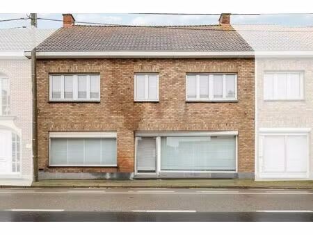 zonnebeke-passendale. grote verzorgde woning met > 5 slaapkamers