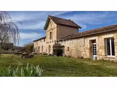aux portes de saint-émilion — domaine agricole 19 ha  maison de caractère en pierre