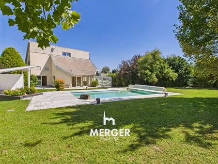 belle maison d'architecte 11.5 ares de terrain