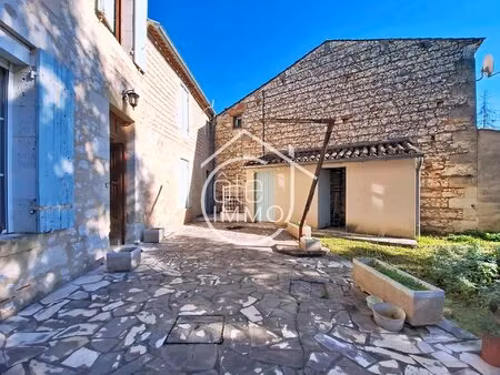 les leves et thoumeyragues: grande maison en pierre de famille avec dépendance