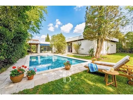 bordeaux caudéran - maison d'architecte de 210 m² de plain pied - piscine - non mitoyenne