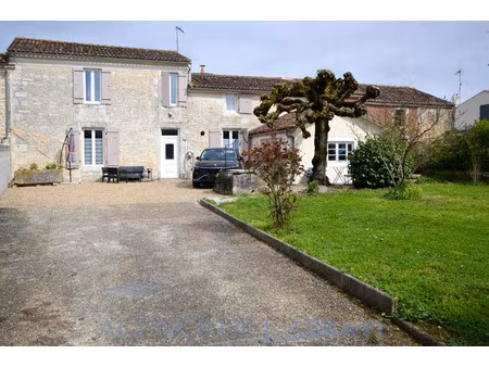 vente maison 7 pièces 200m2 montpellier-de-médillan 17260 - 272000 € - surface privée