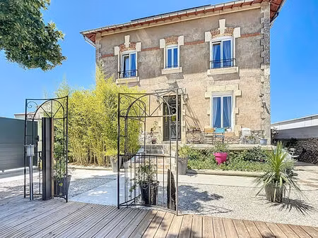 vente maison 5 pièces 151 m² uzès (30700)