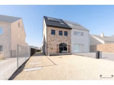 huis te koop in beringen met 3 slaapkamers