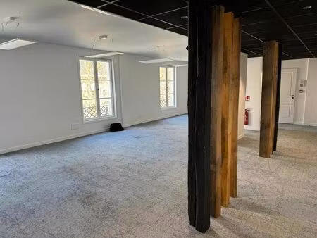 location bureau 115 m² à tours (37000)