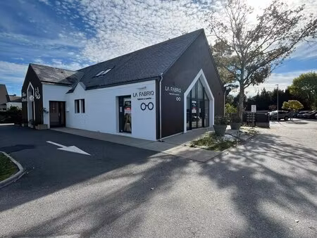 location local commercial 54m² guerande 44350