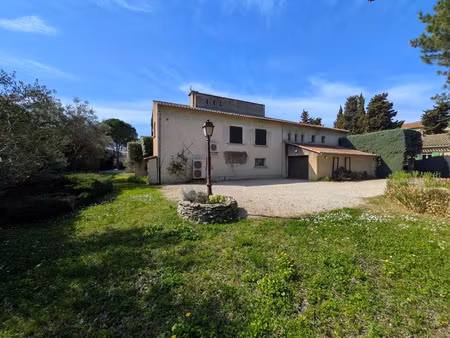 vente maison 7 pièces 232 m² carpentras (84200)
