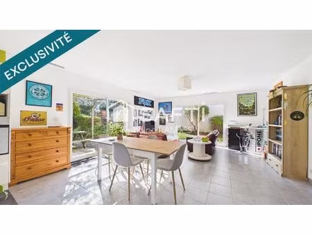 maison plain-pied avec jardin arboré au calme