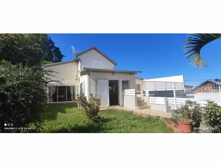 villa récente aux grands volumes grand fond st leu