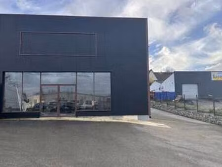 location bureaux et commerces à saint-berthevin (53940) : à louer / 103m² saint-berthevin