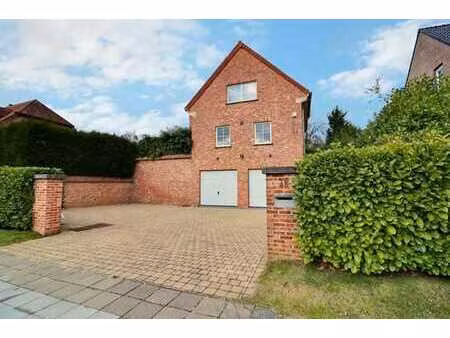 centre -spacieuse-lumineuse-st john's-berlaymont-scandinave