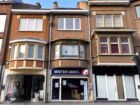 maison de commerce dans le centre
