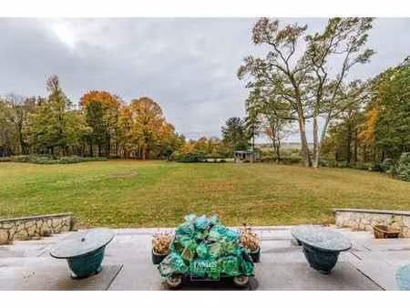 maison avec magnifique jardin de 76 ares offrant une vue imp