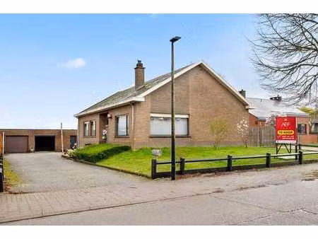 charmante maison familiale avec double garage près du centr…