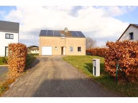 toernich  villa 3ch.  véranda  jardin  garage  carport.