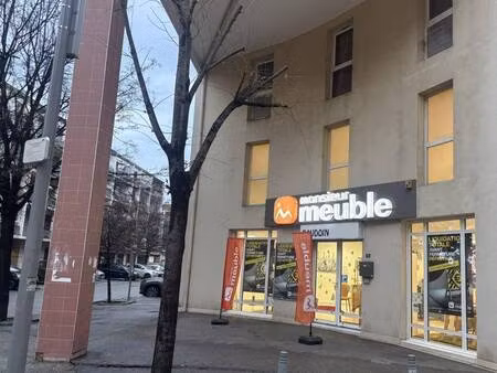 local commercial à louer