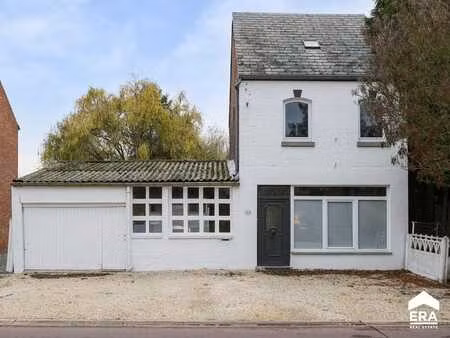 maison prête à emménager dans un endroit calme et verdoyant