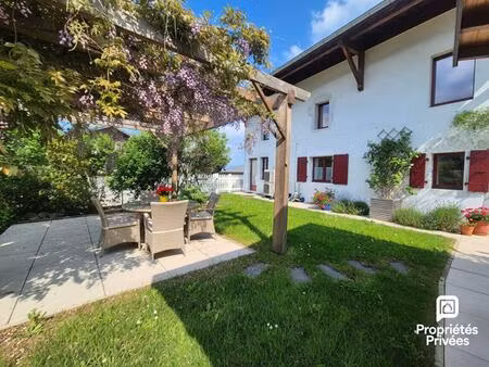 maison de caractère rénovée avec dépendance  piscine et jardin au calme