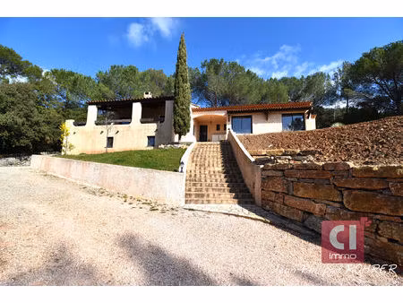 villa 5 pièces avec piscine à vendre à sainte-anastasie-sur-issole