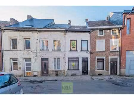maison 2 façades/ terrasse/jardin/ peb d/ toiture isolée