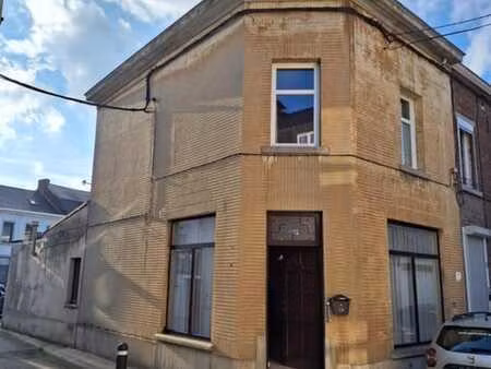 bonne maison avec cour