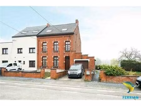 superbe maison 3 façades avec garage et grand jardin