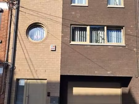 belle maison 2f  3 ch  jardin  terrasse et garage 2v