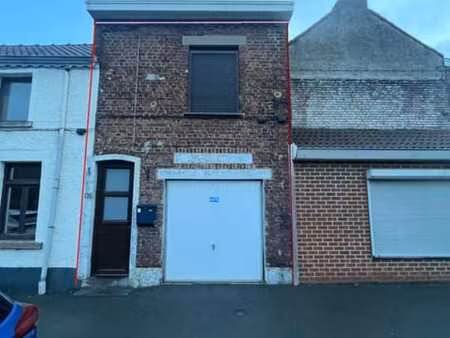 maison 2 façades avec garage et jardin