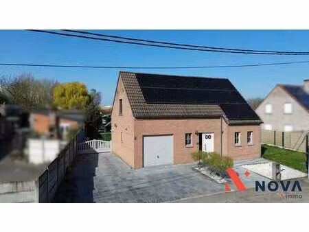 belle villa sur près de 30 ares avec piscine