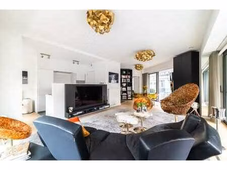 avenue louise – élégant appartement avec terrasse  signé mar