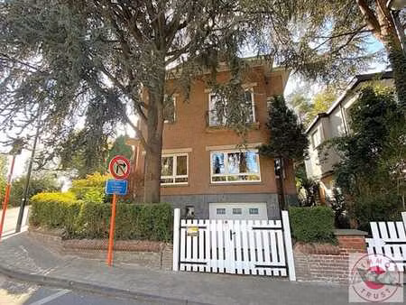 gare de boitsfort / belle maison de 157m² à rafraichir