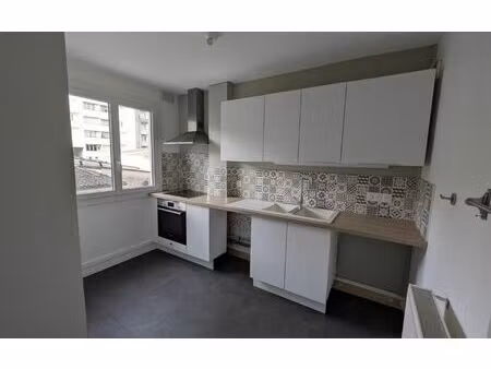 location appartement  68.24 m² t-3 à limoges  790 €