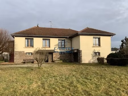 magny-vernois (70200) - spacieuse maison avec 6 chambres sur 14 93 ares plat.