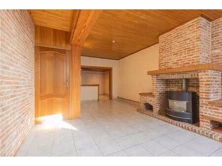 maison à rafraîchir avec jardin et sortie au centre de puurs