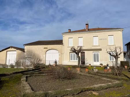 superbe ferme en pierre avec potentiel exceptionnel  proche gare