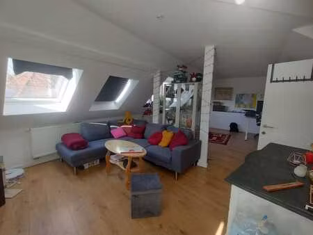 apt lumineux de 2 chambres à saint-josse-ten-noode