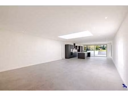 maison familiale entièrement rénovée dans un style moderne