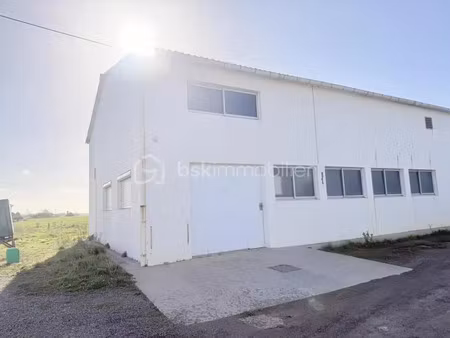 vente garage et parking à notre-dame-de-monts (85690) : à vendre / 94m² notre-dame-de-mont