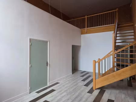 vente bureaux et commerces à mayenne (53100) : à vendre / 126m² mayenne