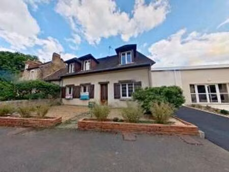 vente maison à solesmes (72300) : à vendre / 146m² solesmes