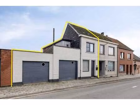 instapklare rijwoning met dubbele garage en onderhoudsvri...