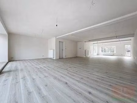 handelspand met ruime duplex loft en grote zuidgerichte tuin