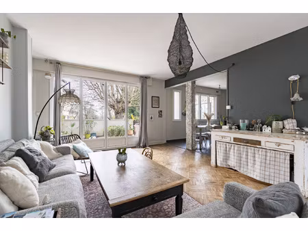 le pecq - appartement de 72 m2 en rez-de-chaussée avec terra